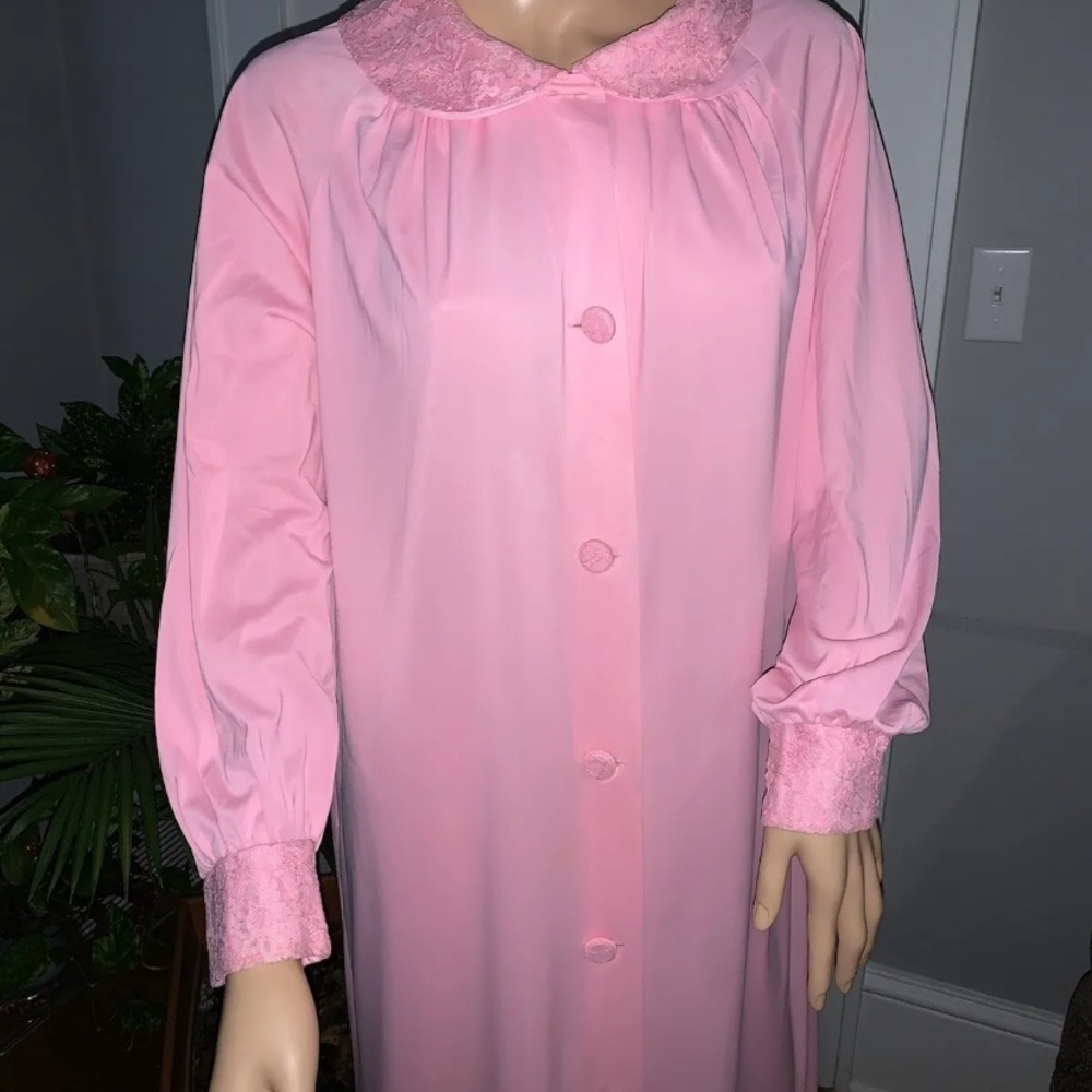 Vintage Pink Shadowline Long Robe Medium